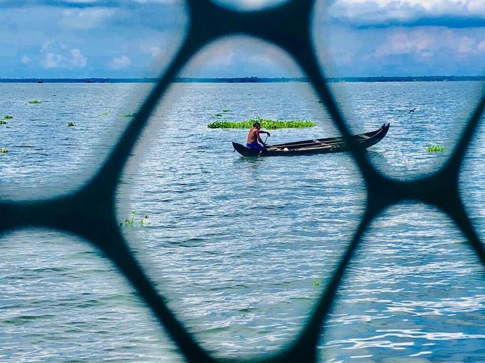 Saro Lake County Kumarakom Exterior photo