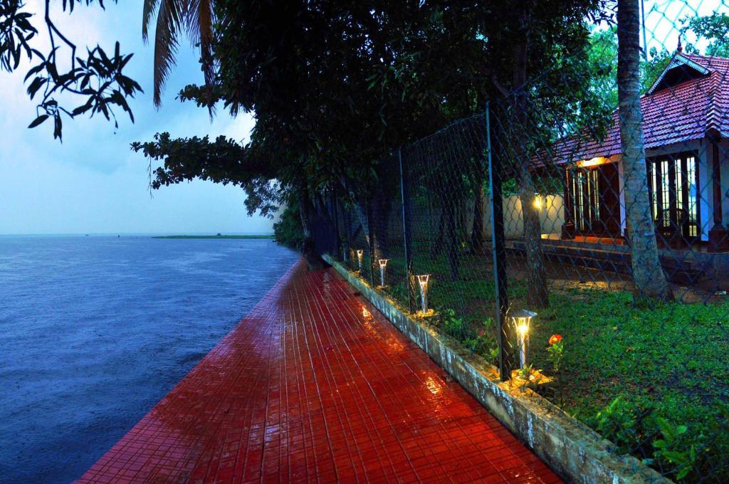 Saro Lake County Kumarakom Exterior photo