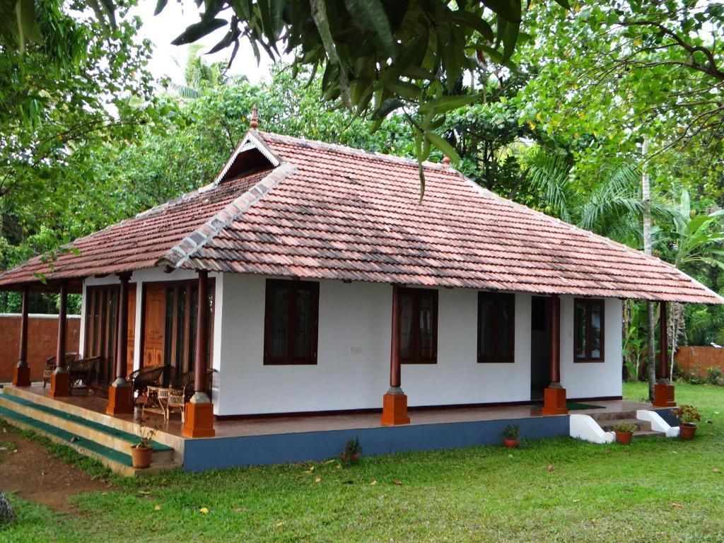 Saro Lake County Kumarakom Room photo