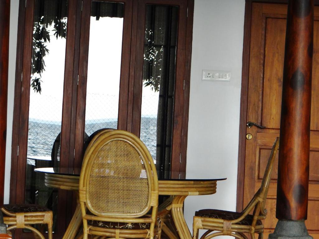 Saro Lake County Kumarakom Exterior photo
