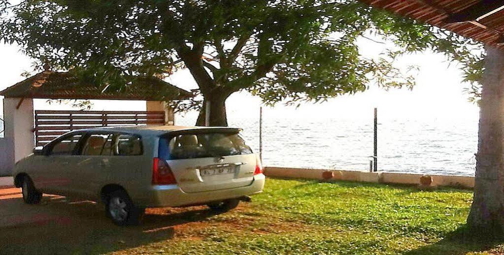 Saro Lake County Kumarakom Exterior photo