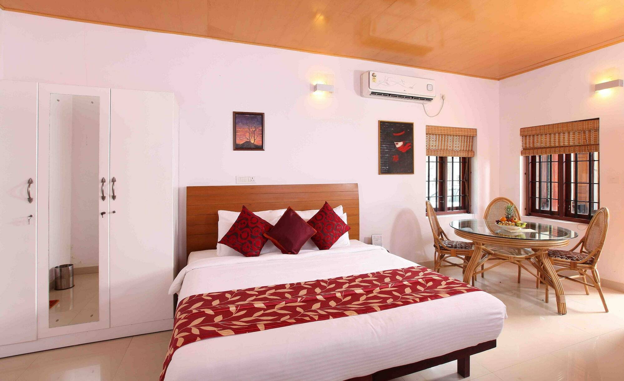 Saro Lake County Kumarakom Exterior photo